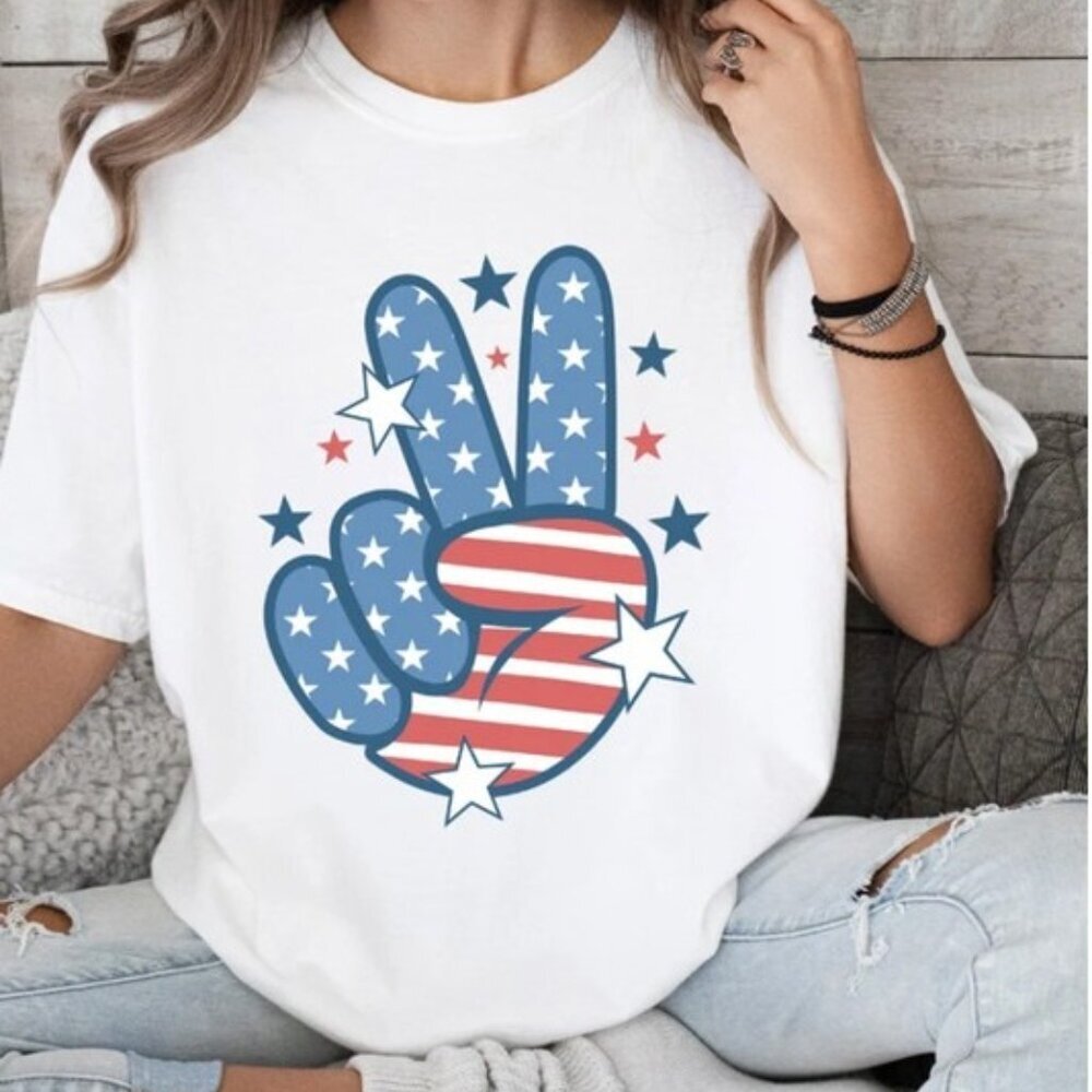 Peace Hand American Flag Graphic T-Shirt Patriotic Freedom USA Tee 24